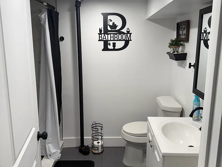 2nd Bathroom