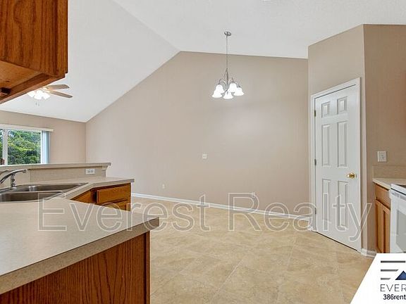 5th image of 6 Rosecroft Ln #A