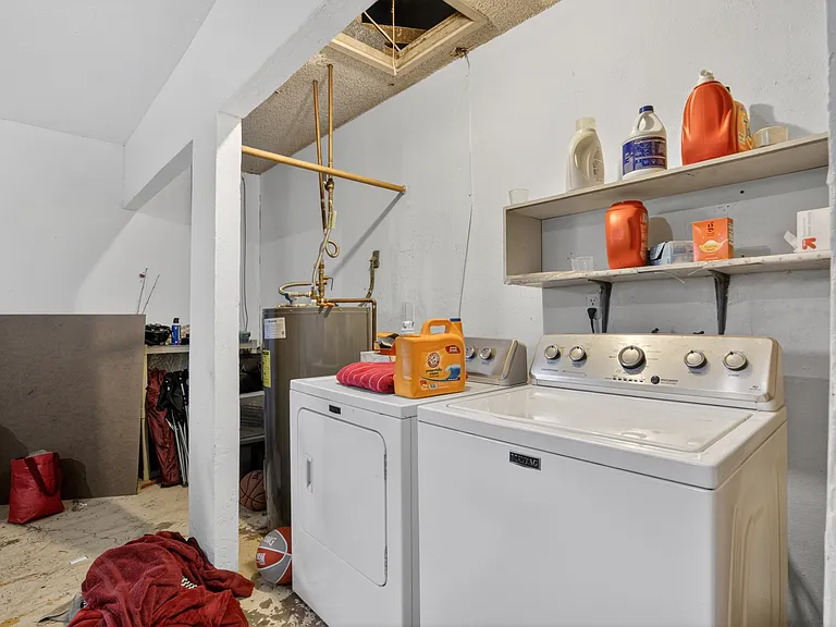 123 E Erie Dr — Photo 34
