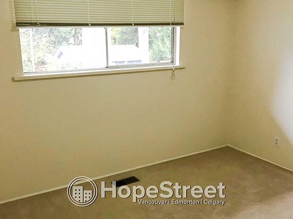 5th image of 3432 Raleigh St