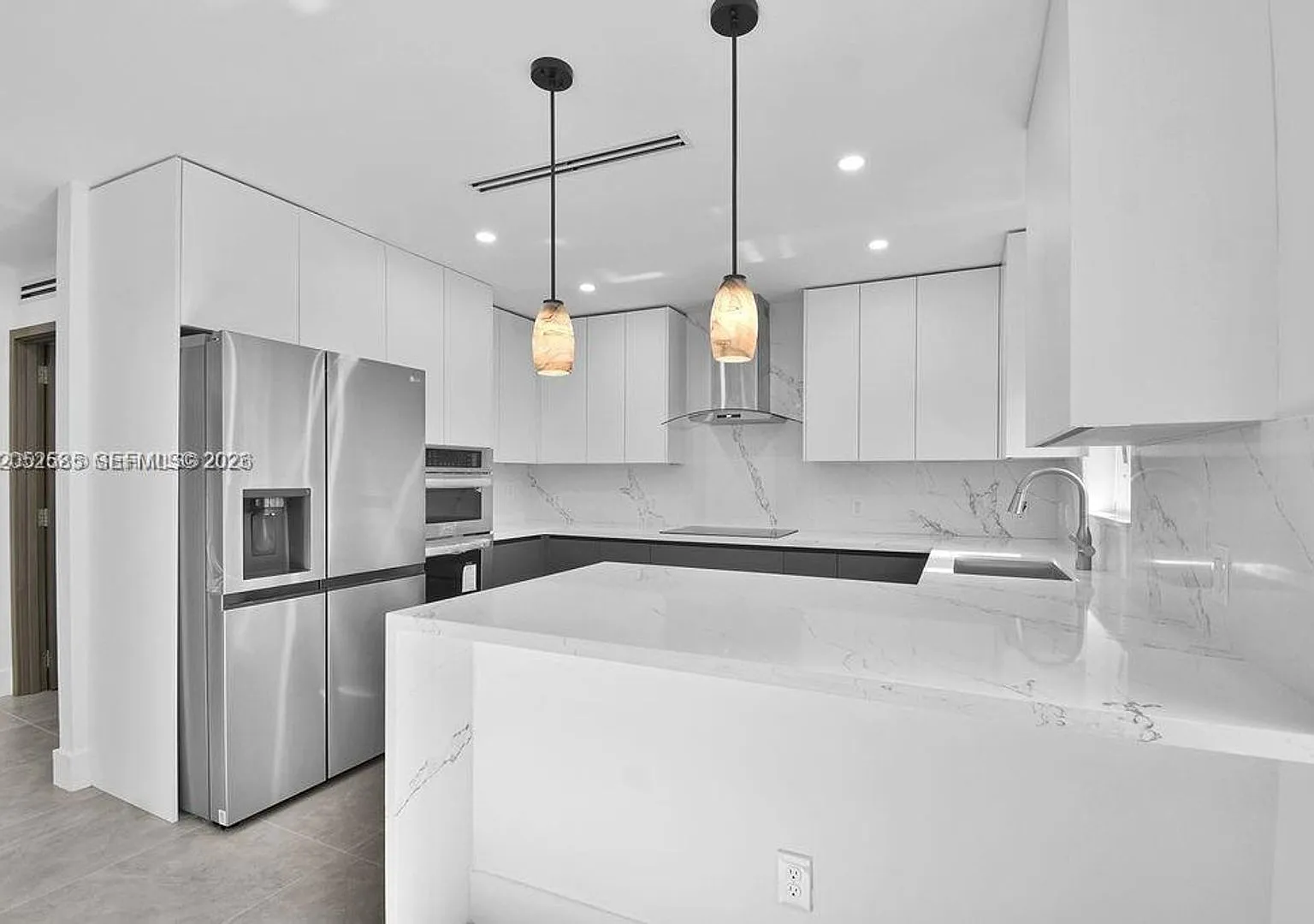 7902 SW 67th Avenue 0, South Miami, FL 33143 - 4517 — Photo 2