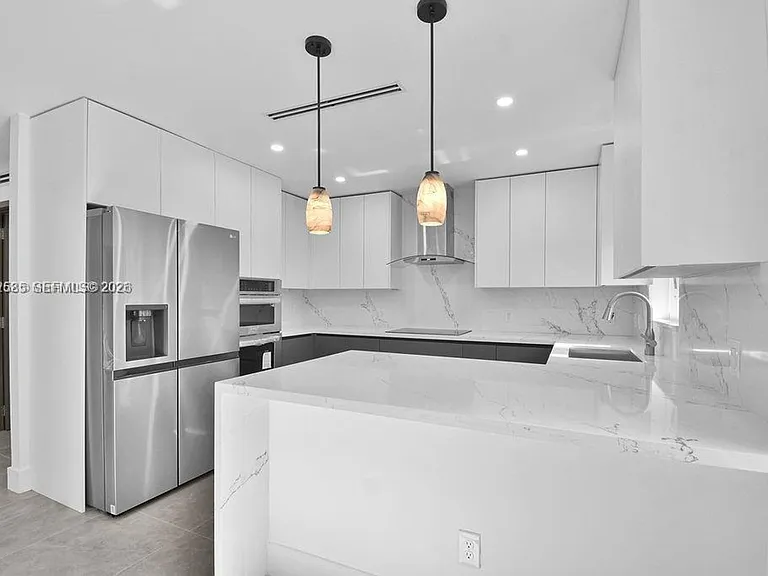 7902 SW 67th Ave #0 — Photo 2