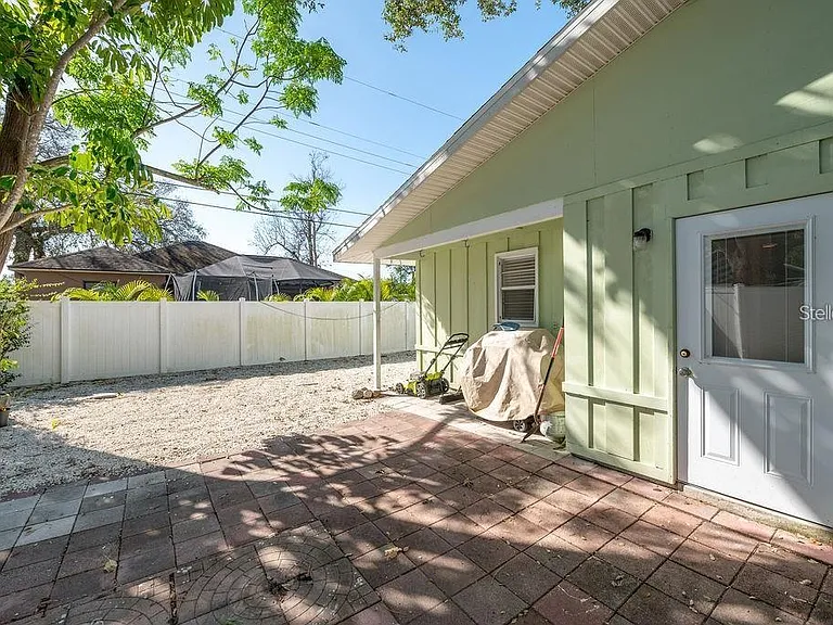 2676 Martin St — Photo 34