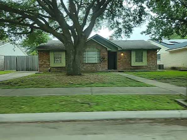 12014 Meadowhollow Dr, Meadows Place, TX 77477