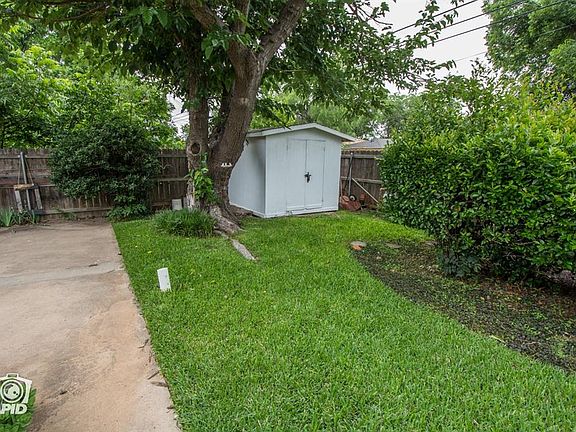 5th image of 3426 Santa Monica Dr