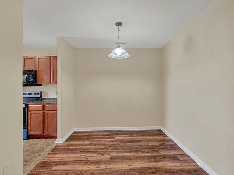 38 Transom Rd — Photo 3