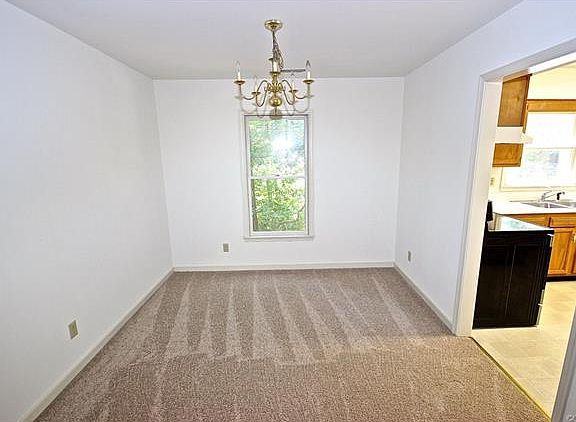 5th image of 9600 Dove Hollow Ln