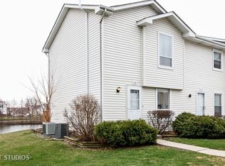 100 Raintree Ct, Aurora, IL 60504