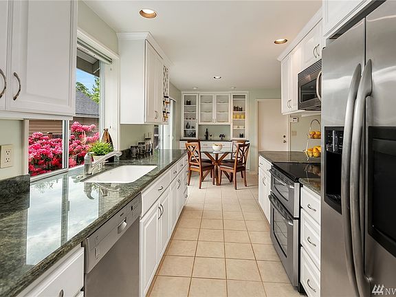 5th image of 11003 NE 64th St