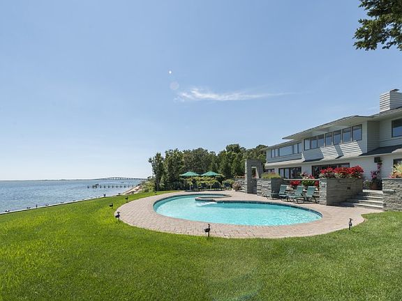 2nd image of 8 Rowland Ct