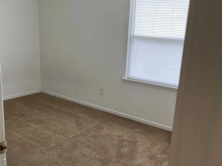 4345 Oakwood Rd — Photo 8