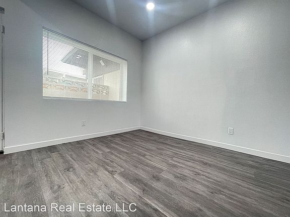 3rd image of 1415 Exley Ave #1415