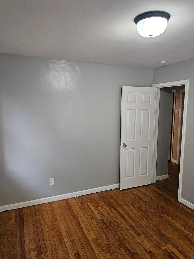16562 Appoline- 3 Beds & 1 Bath For Rent! — Photo 4