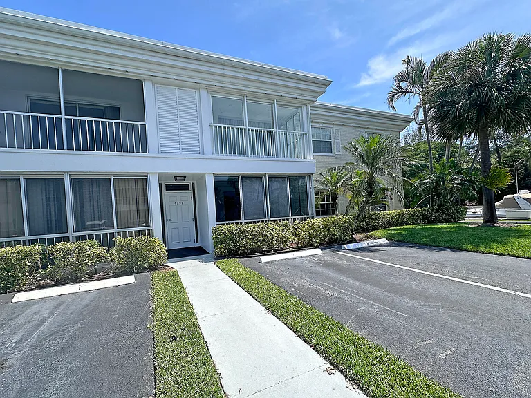 6299 Bay Club Dr #3 — Photo 3