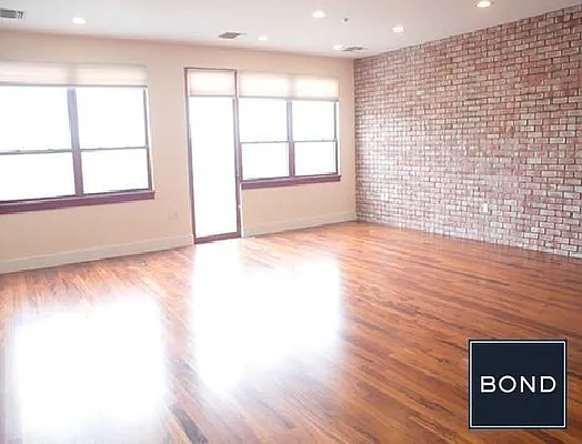 Rented by Bond New York | media 9