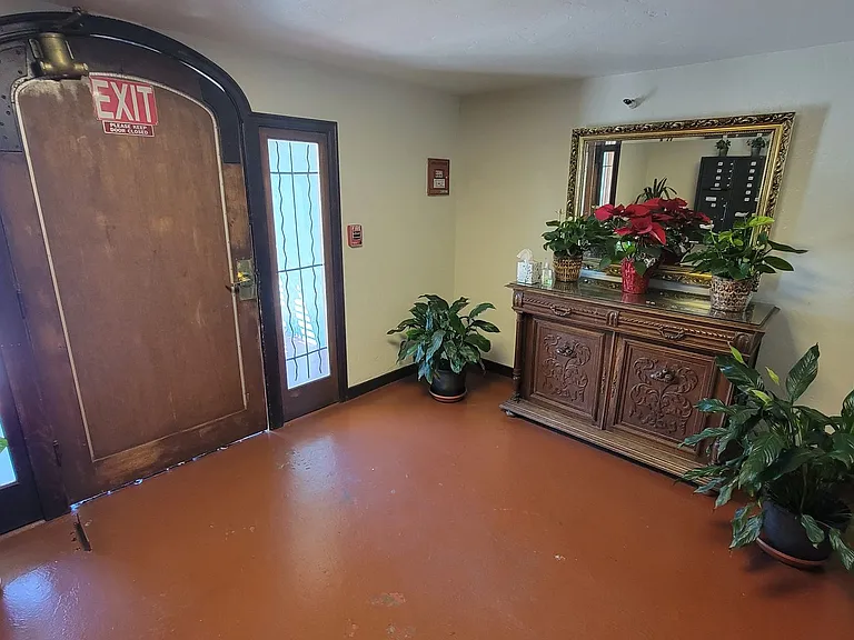The Patricia Apartments — Photo 24
