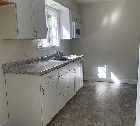 5th image of 600 E Church St