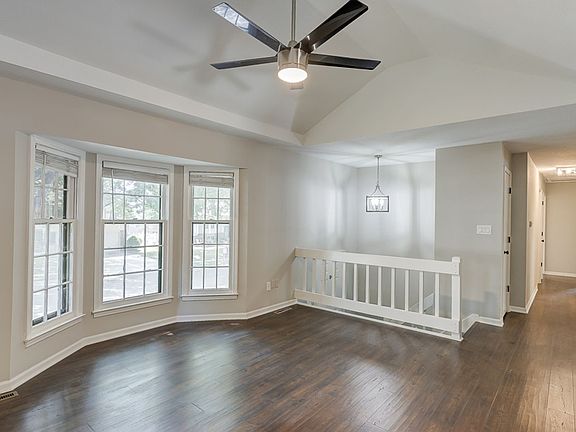 4th image of 1704 SE Silkwood Ln