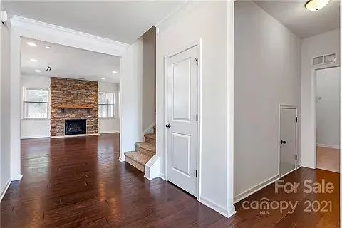 5 bed, 2621 sqft, $3,250 — Photo 4