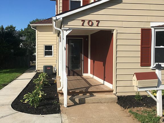 2nd image of 707 E Canal St