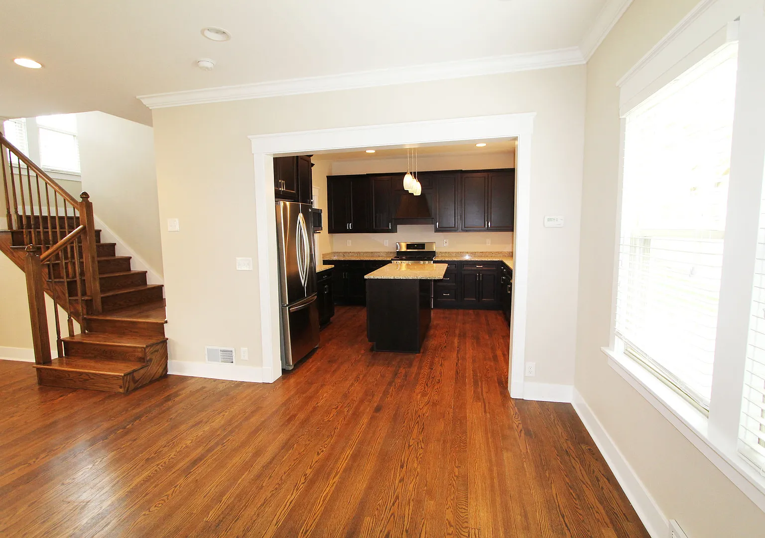 Amazing is an understatement for this 5-star Kitchen! Famous Warren Buffet Neighborhood — Photo 4