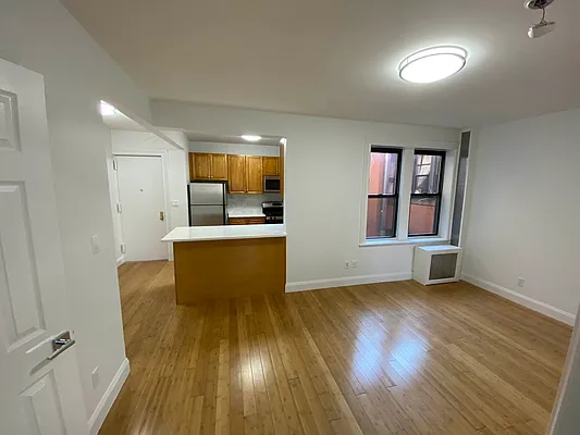 Rented by EXR | media 10