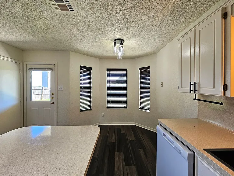 3011 Tom Lockett Dr — Photo 5