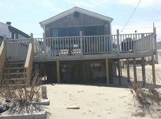 125 Bayside Ave, Breezy Point, NY 11697