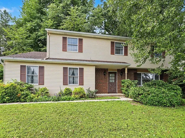 621 Ensminger Dr, York, PA 17407