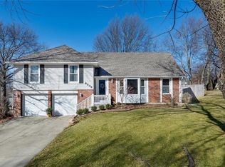 8206 Haskins St, Lenexa, KS 66215