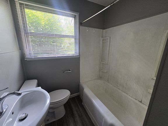 5th image of 1737 E Bowman St
