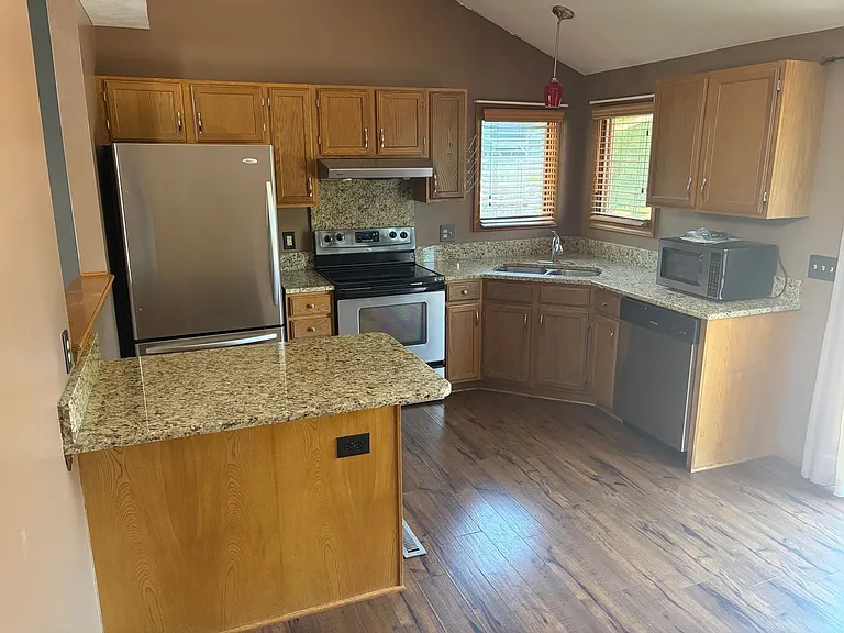 11215 Ellison Ave — Photo 9
