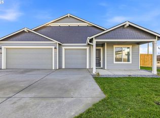 900 NE Laurel Springs Dr, Hermiston, OR 97838