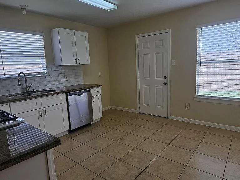 7111 Brody Ln — Photo 5