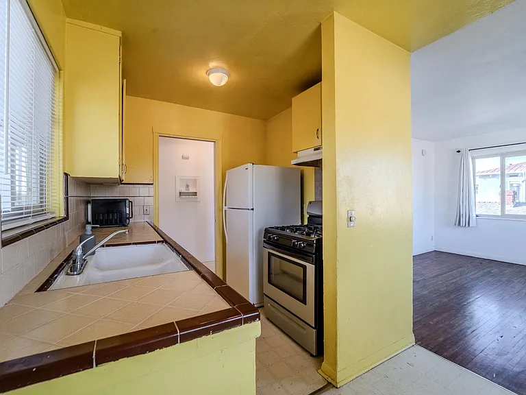 806 H St #1-4 — Photo 7
