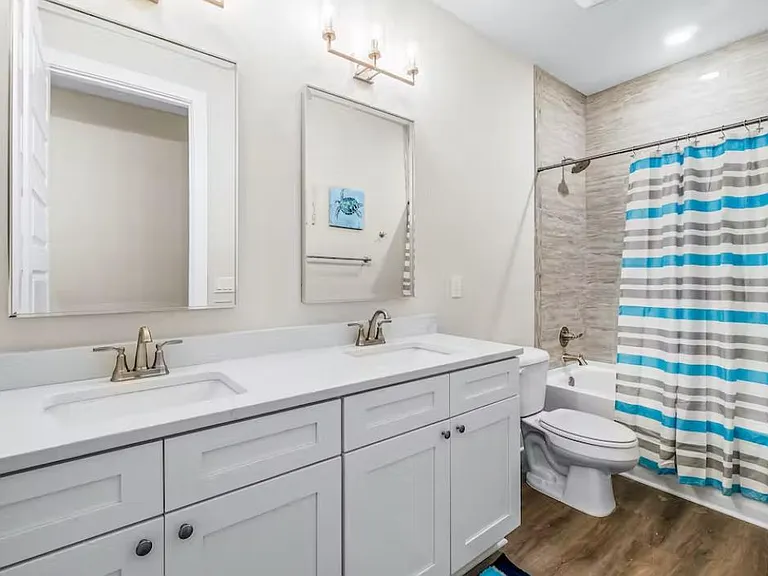 221 N H St — Photo 14
