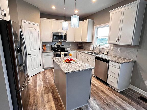 3rd image of 708 Copley Pointe Dr