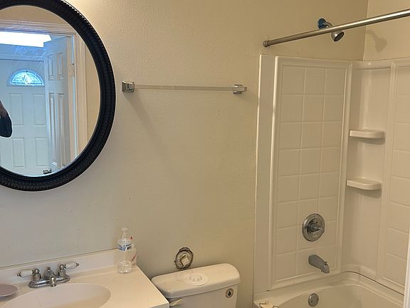 5th image of 2527 Dreux Ave