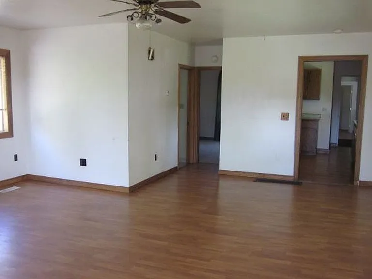 530 W C St — Photo 6