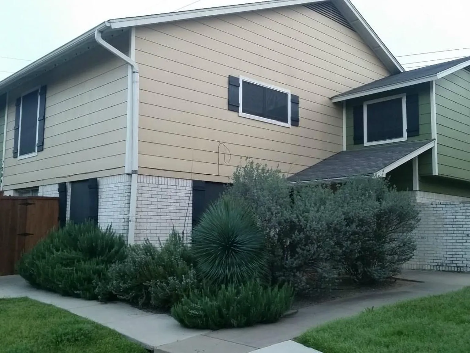7204 Creekside Unit B — Photo 2