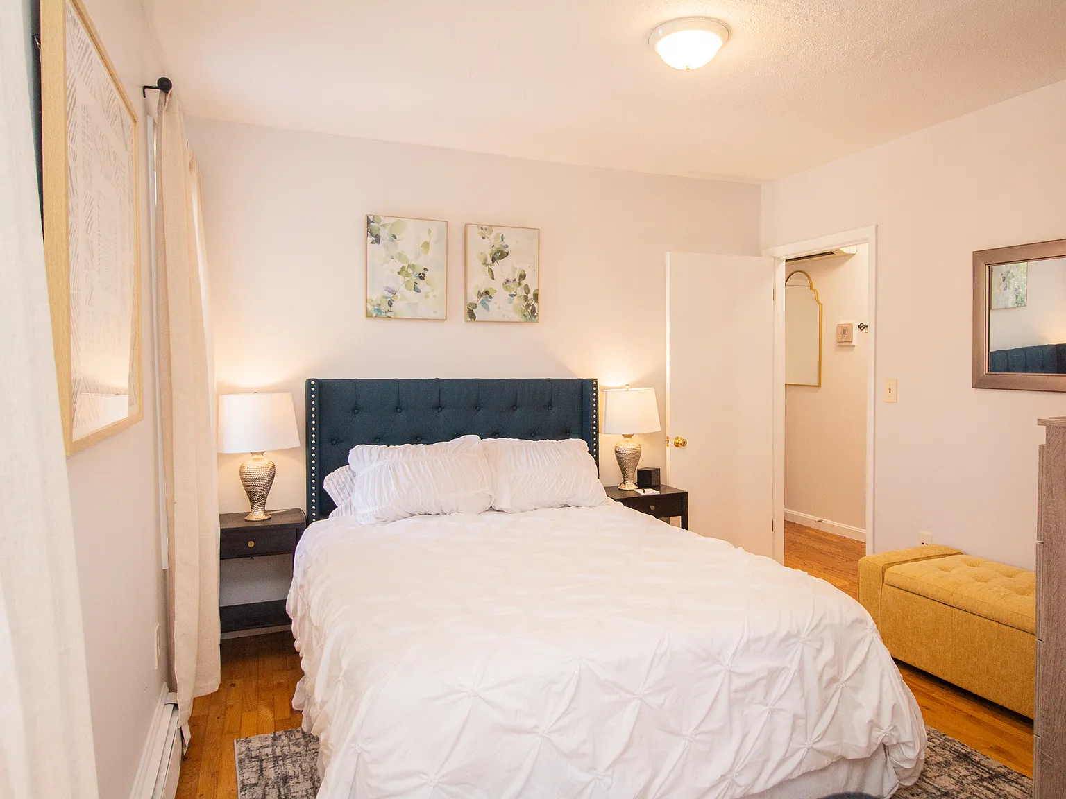 2 bed, 1.0 bath, 900 sqft, $5,000 — Photo 3