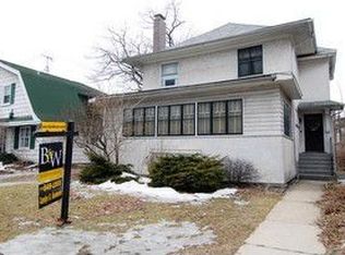 7120 N Ridge Blvd, Chicago, IL 60645