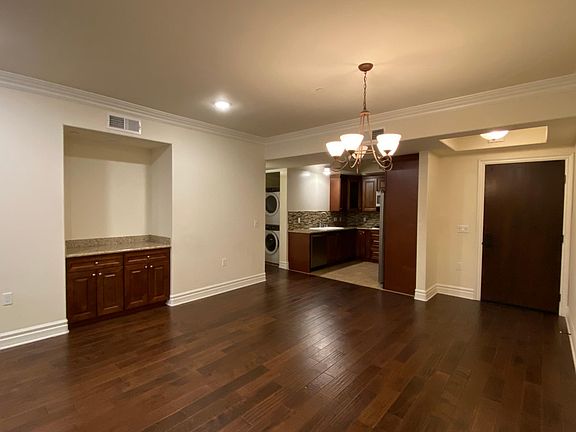4th image of 11100 Riverside Dr Penthouse 3
