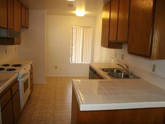 2nd image of 10257 Caminito Agadir