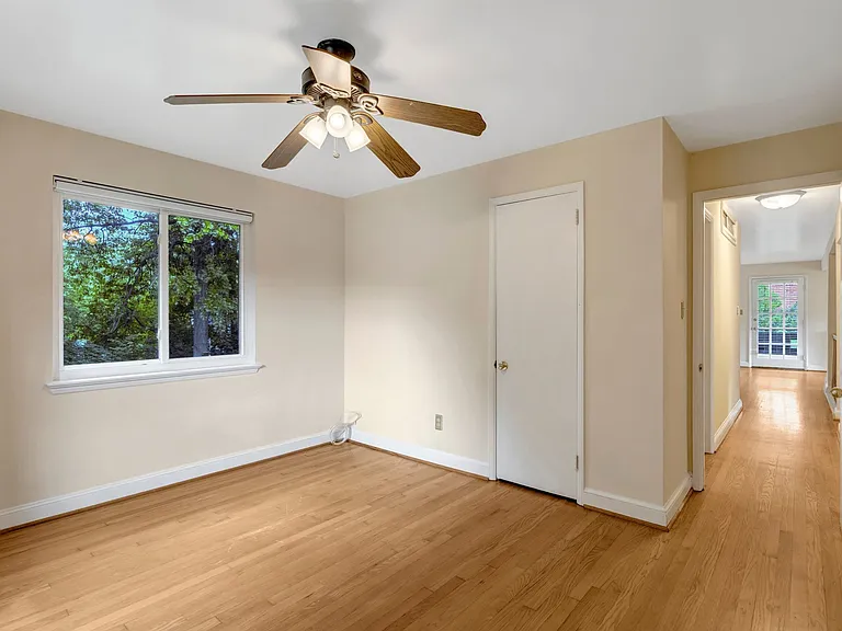 7030 Donna Cir — Photo 11