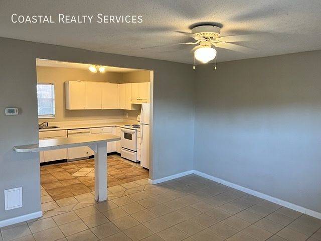1st image of 27 Kelly Ave NE #B