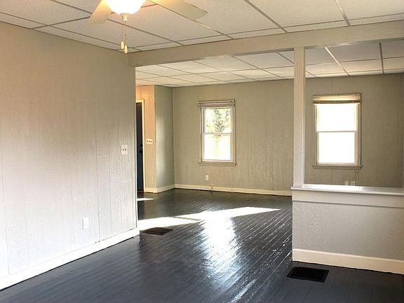 5th image of 3069 Percy Ave