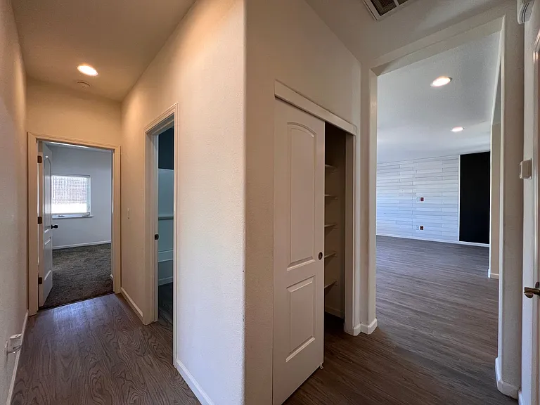 2209 Windrow Dr — Photo 16