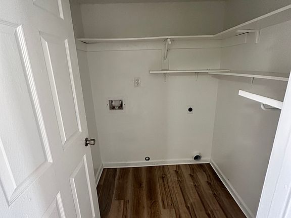 4th image of 5217 Stockton Dr