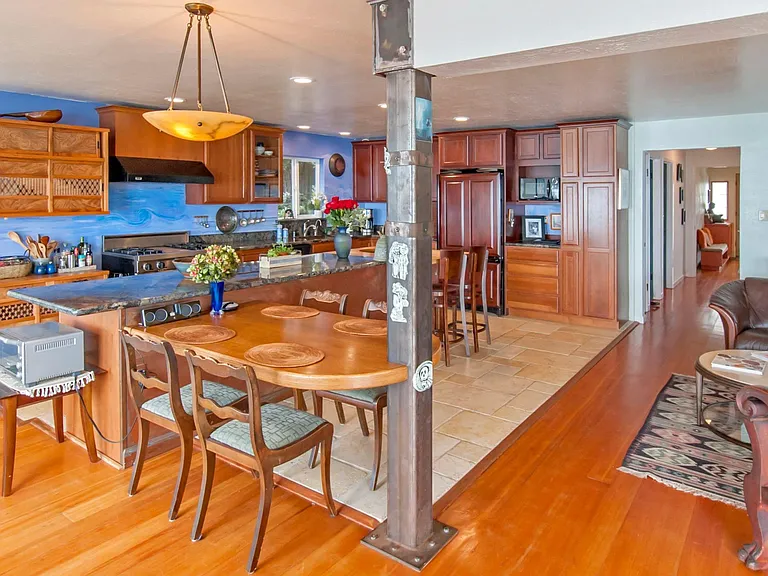 8711 Cabrillo Hwy — Photo 4